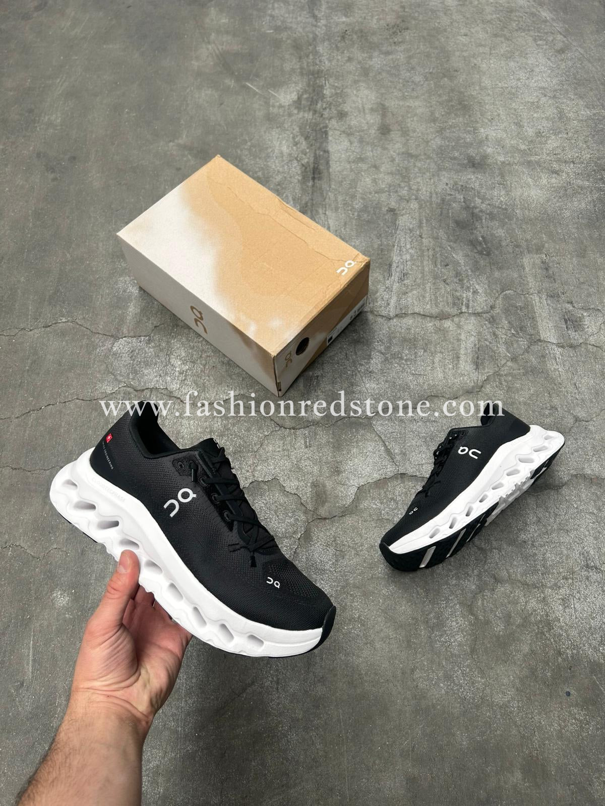 On Cloudtilt Sneakers Black/White