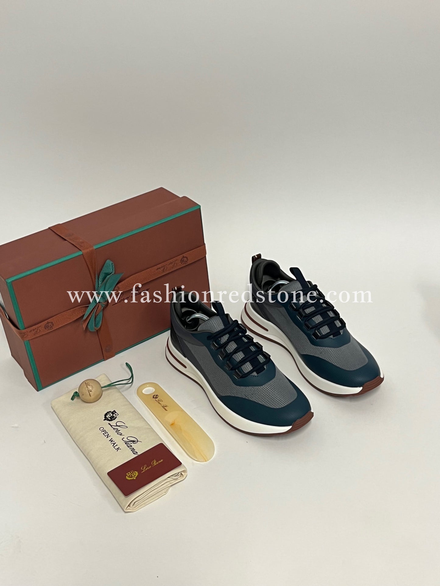 Loro Piana Week End Walk