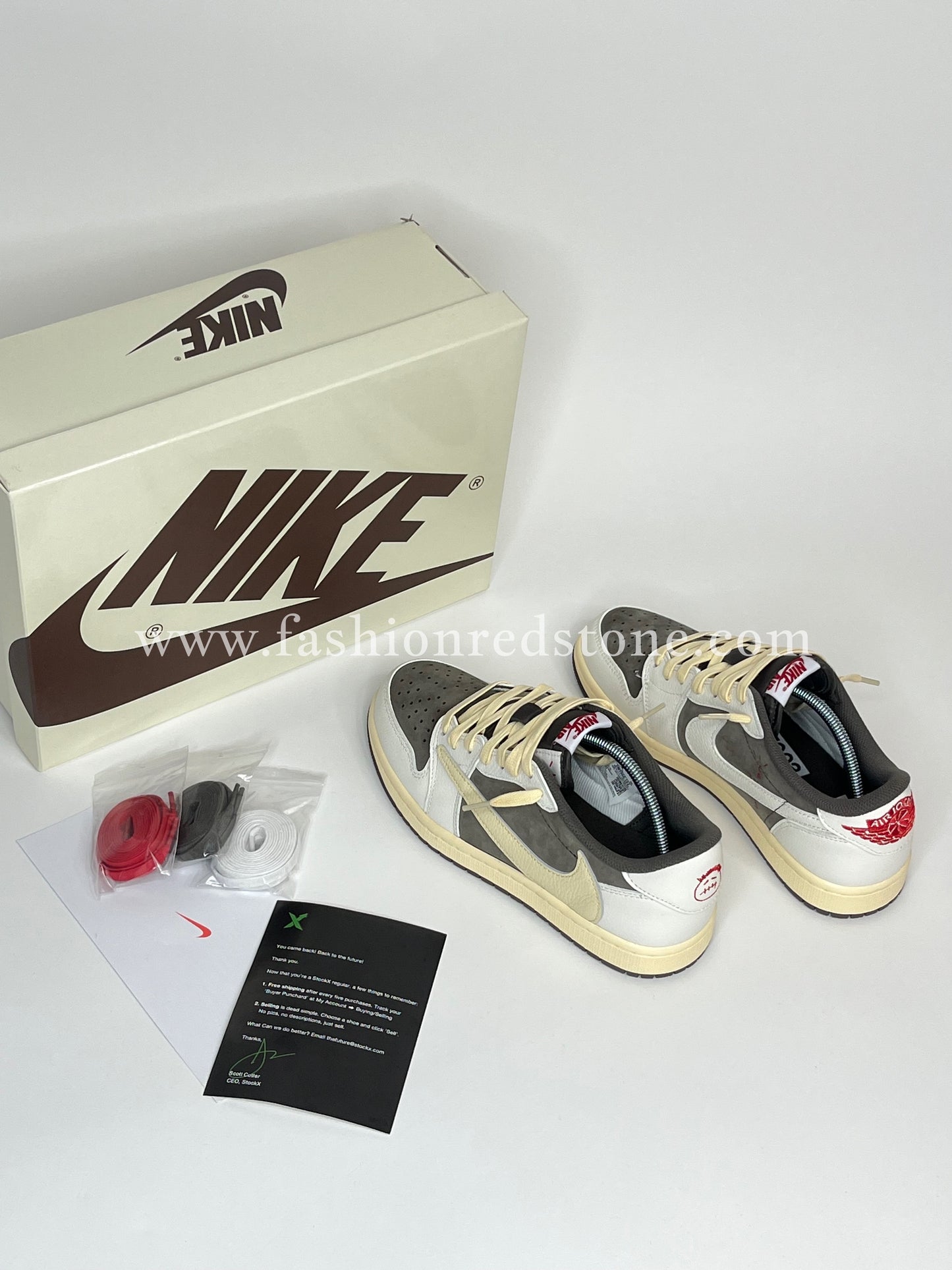 Travis Scott x Air Jordan 1 Low OG "Reverse Mocha"