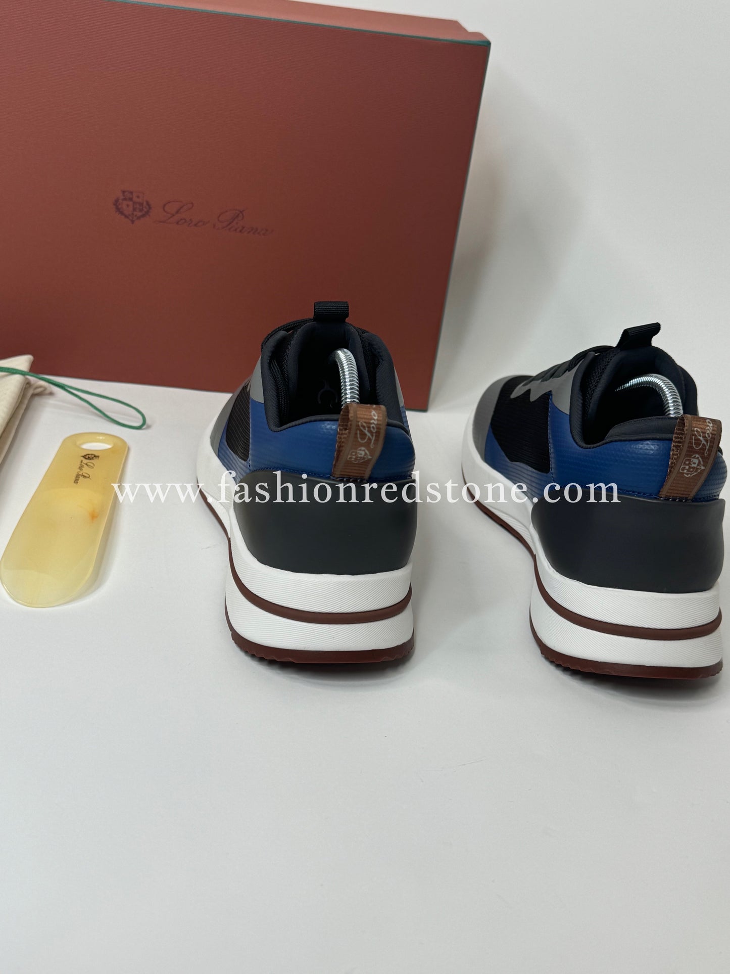 Loro Piana Week End Walk