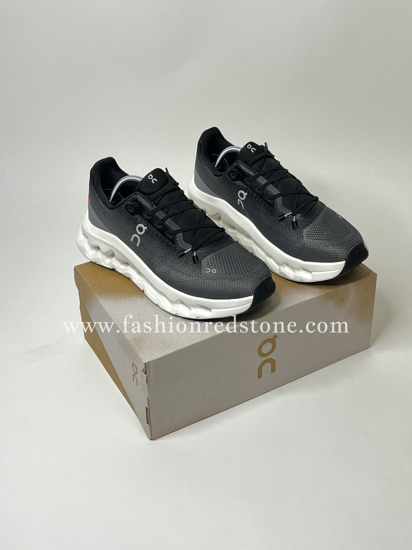 On Cloudtilt Sneakers Black/White
