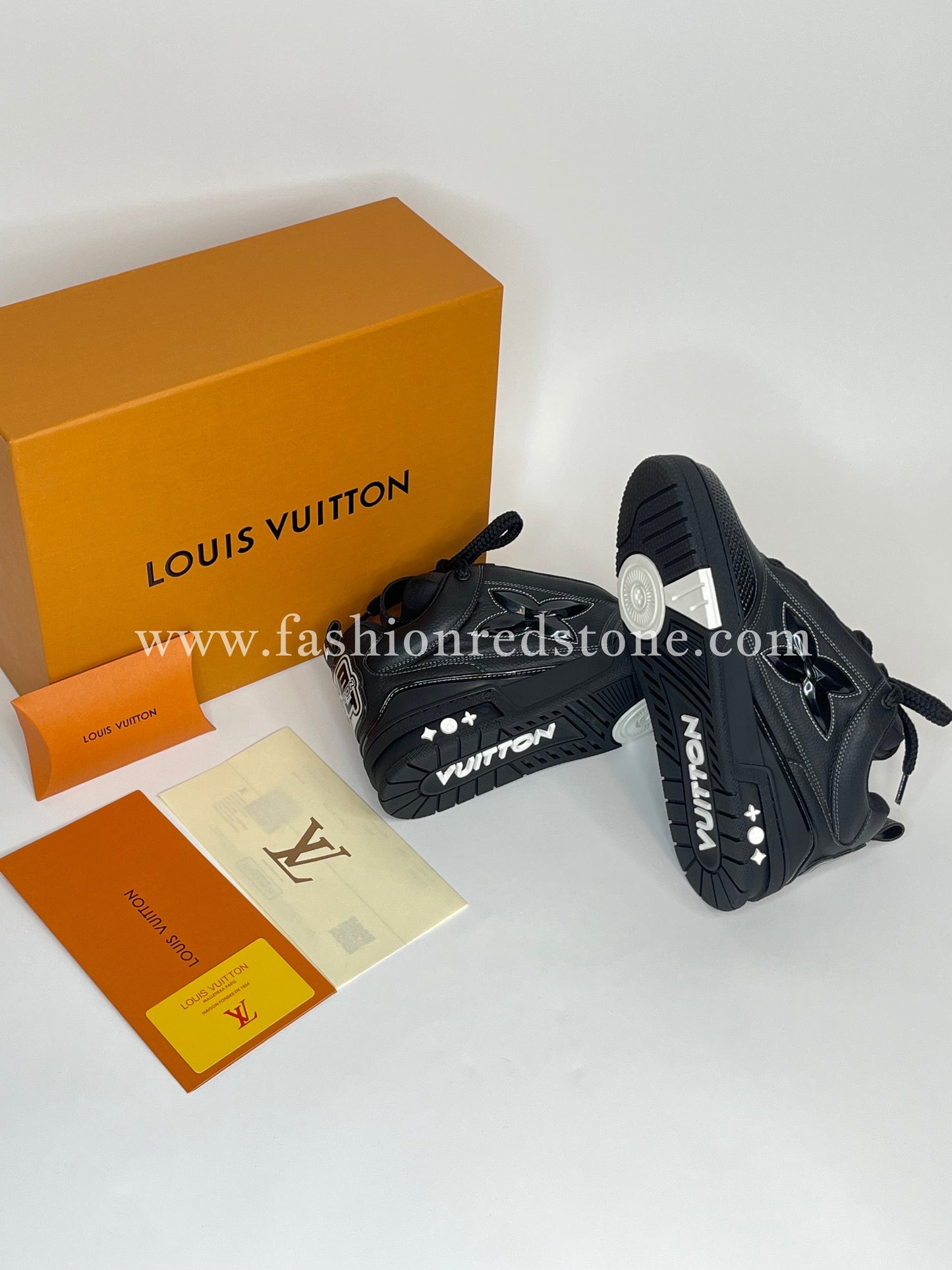 LV Skate Trainers Black