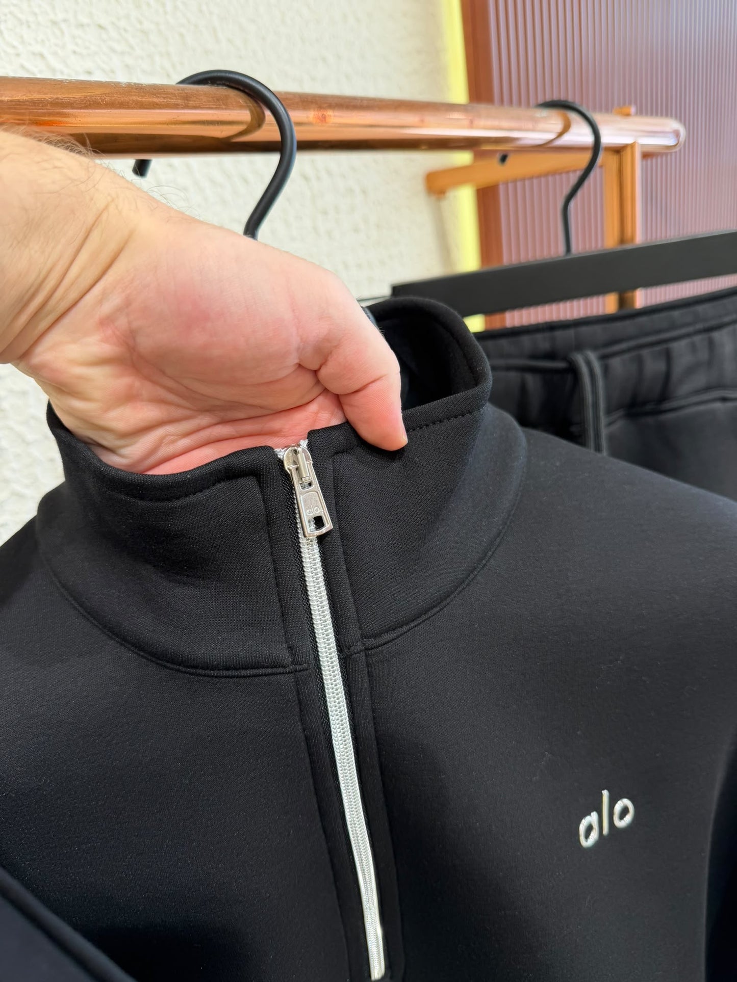 Alo Accolade 1/4 Zip Pullover Black Full Set