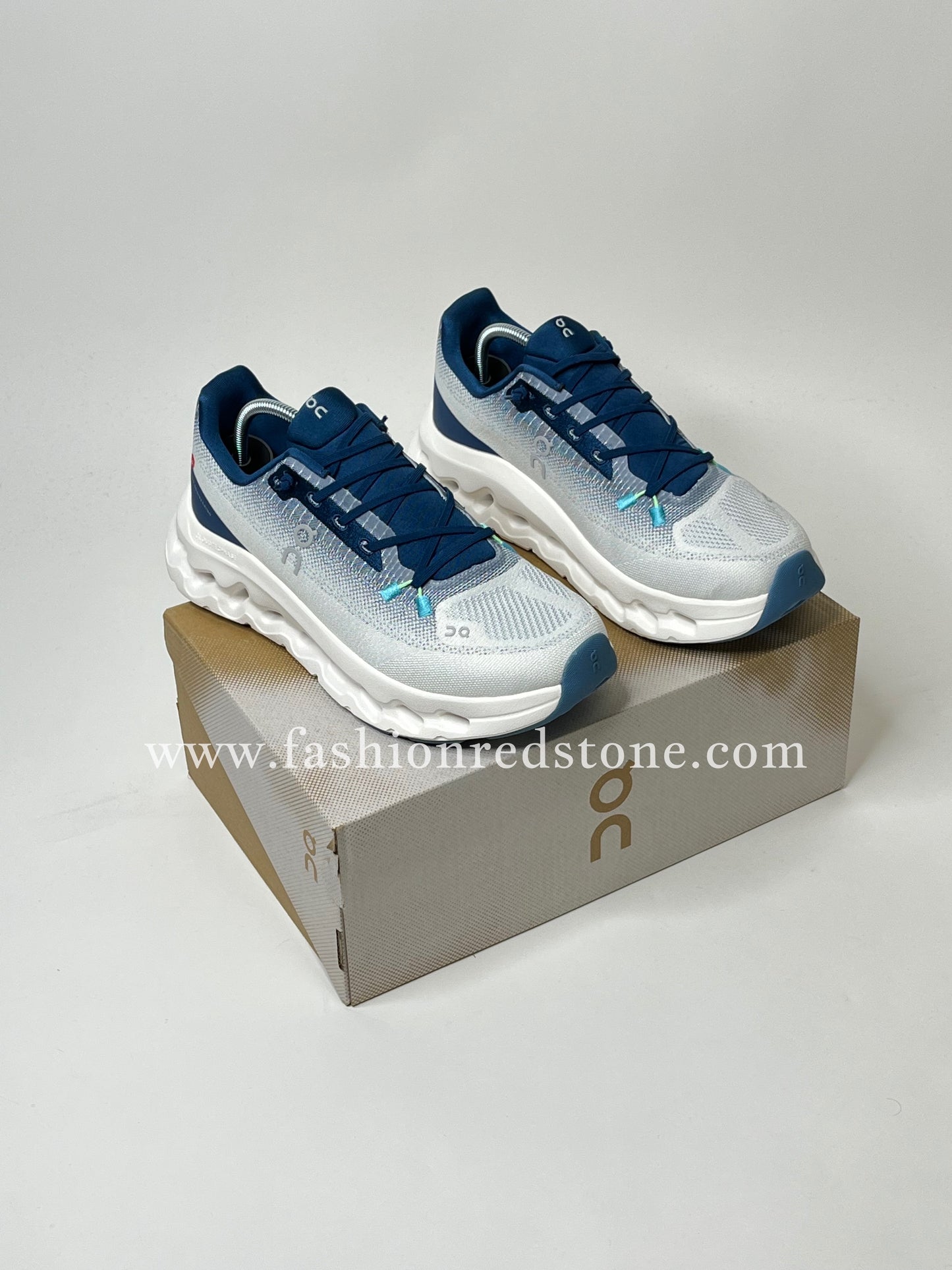 On Cloudtilt Sneakers Ivory/Tempest