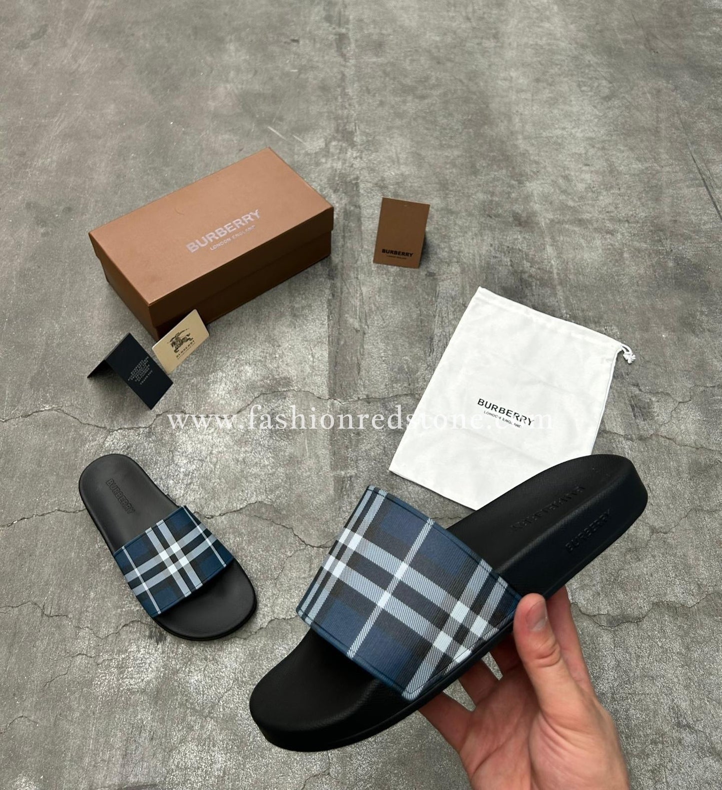 Burberry Geruite Slippers