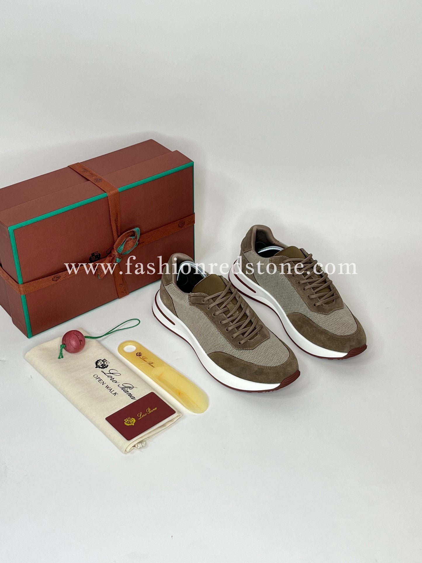 Loro Piana Week End Walk
