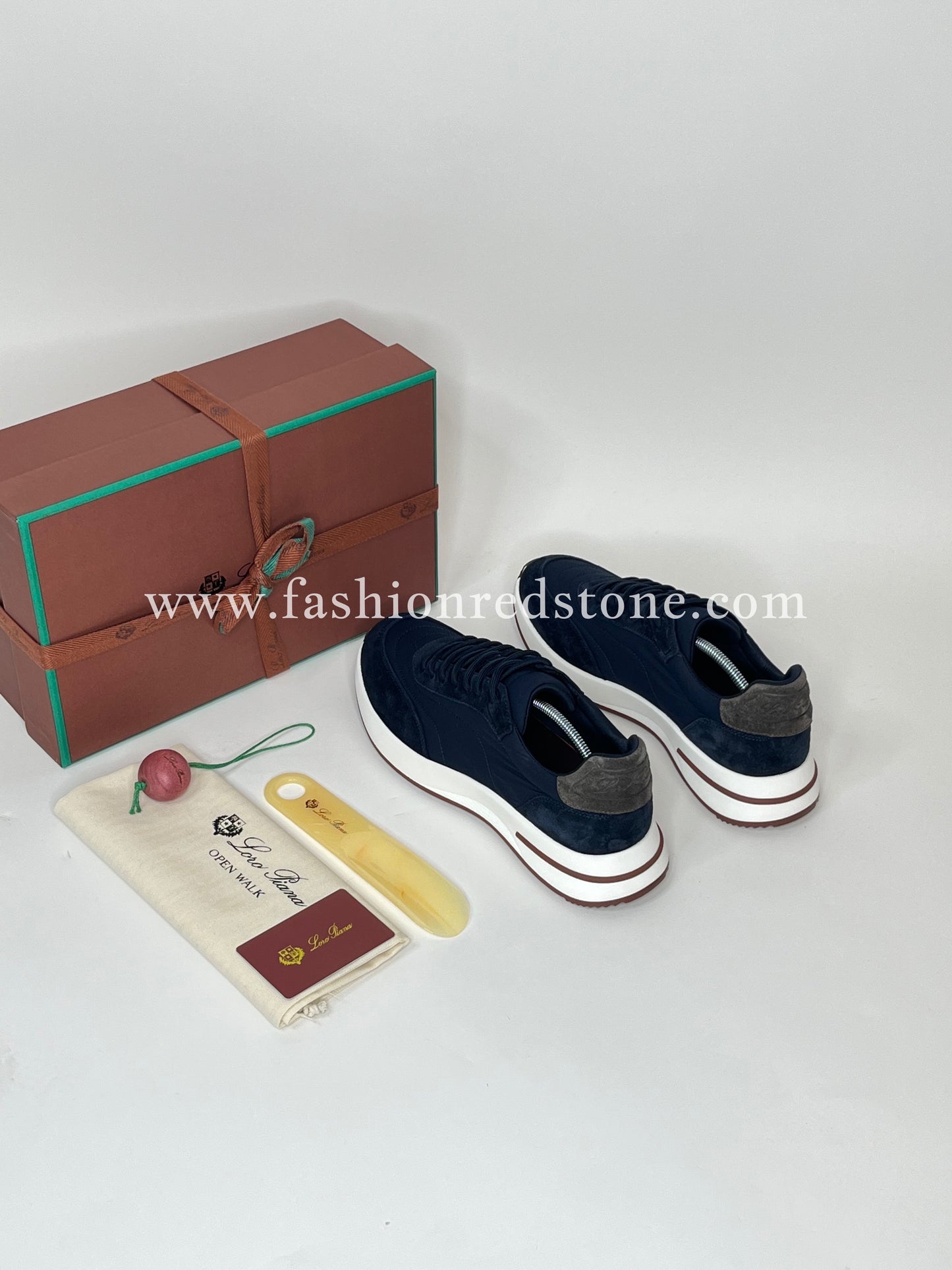 Loro Piana Week End Walk
