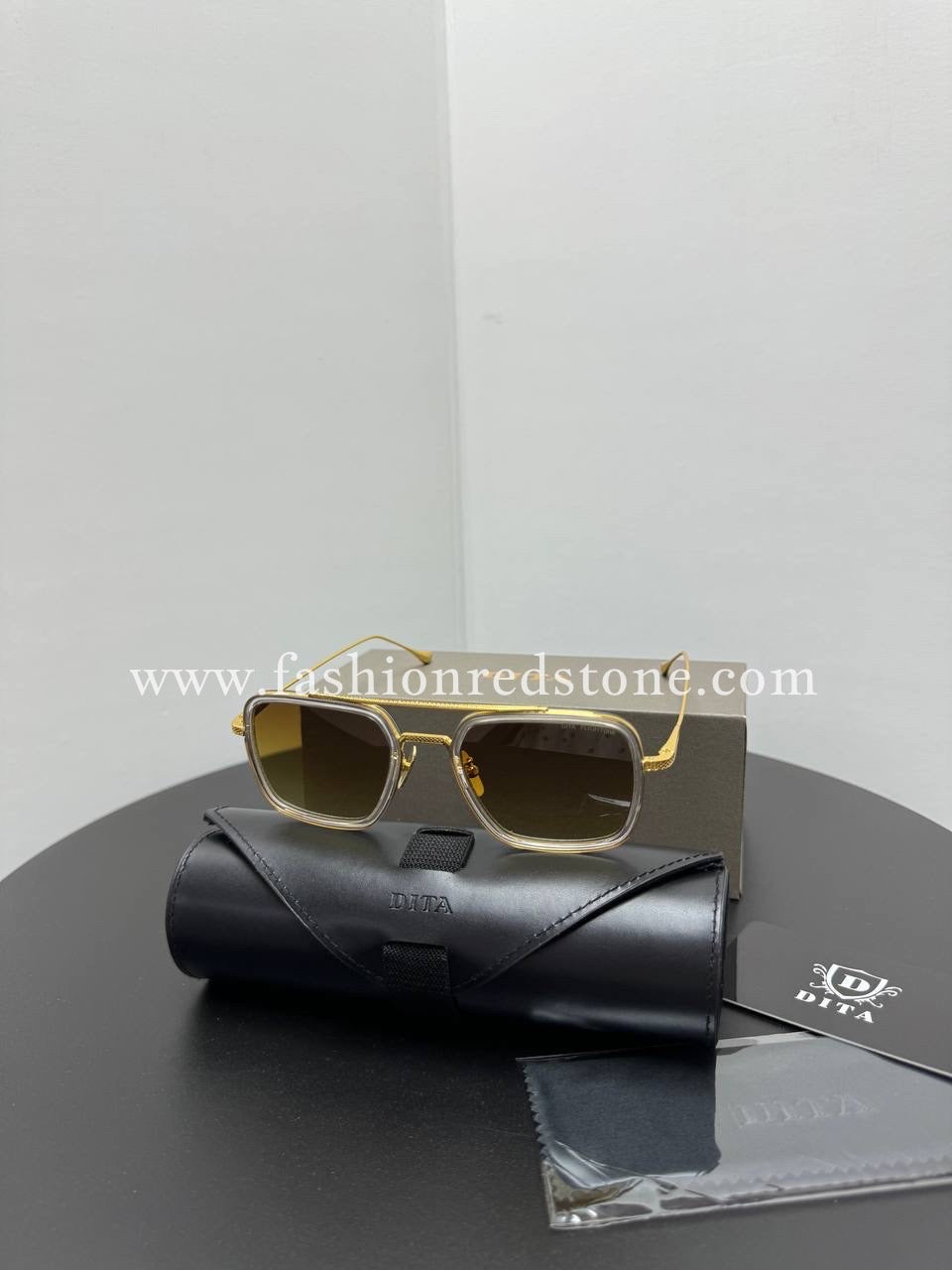 Dita Flight 006