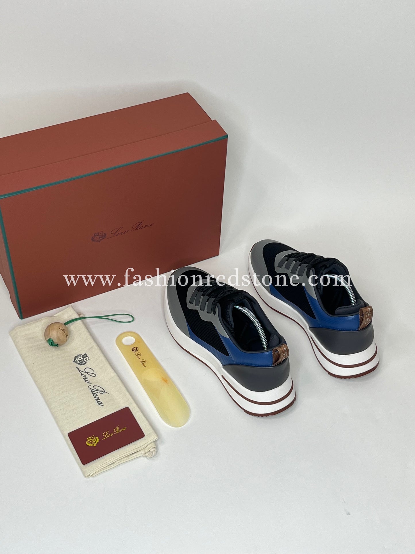 Loro Piana Week End Walk
