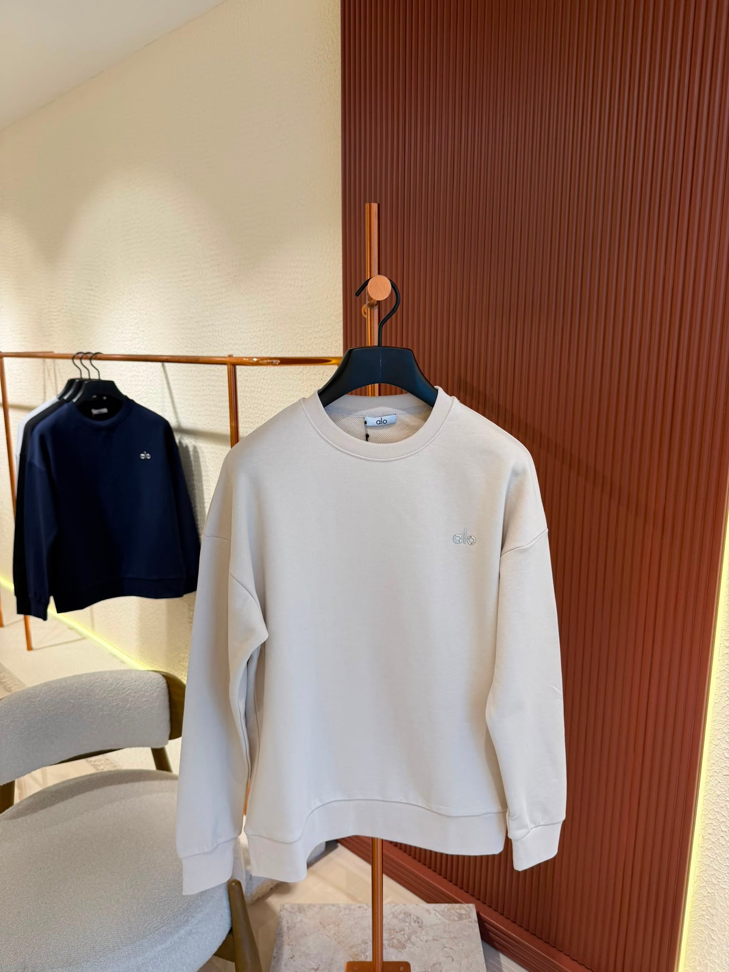 Alo Accolade Crew Neck Pullover Grey Beige
