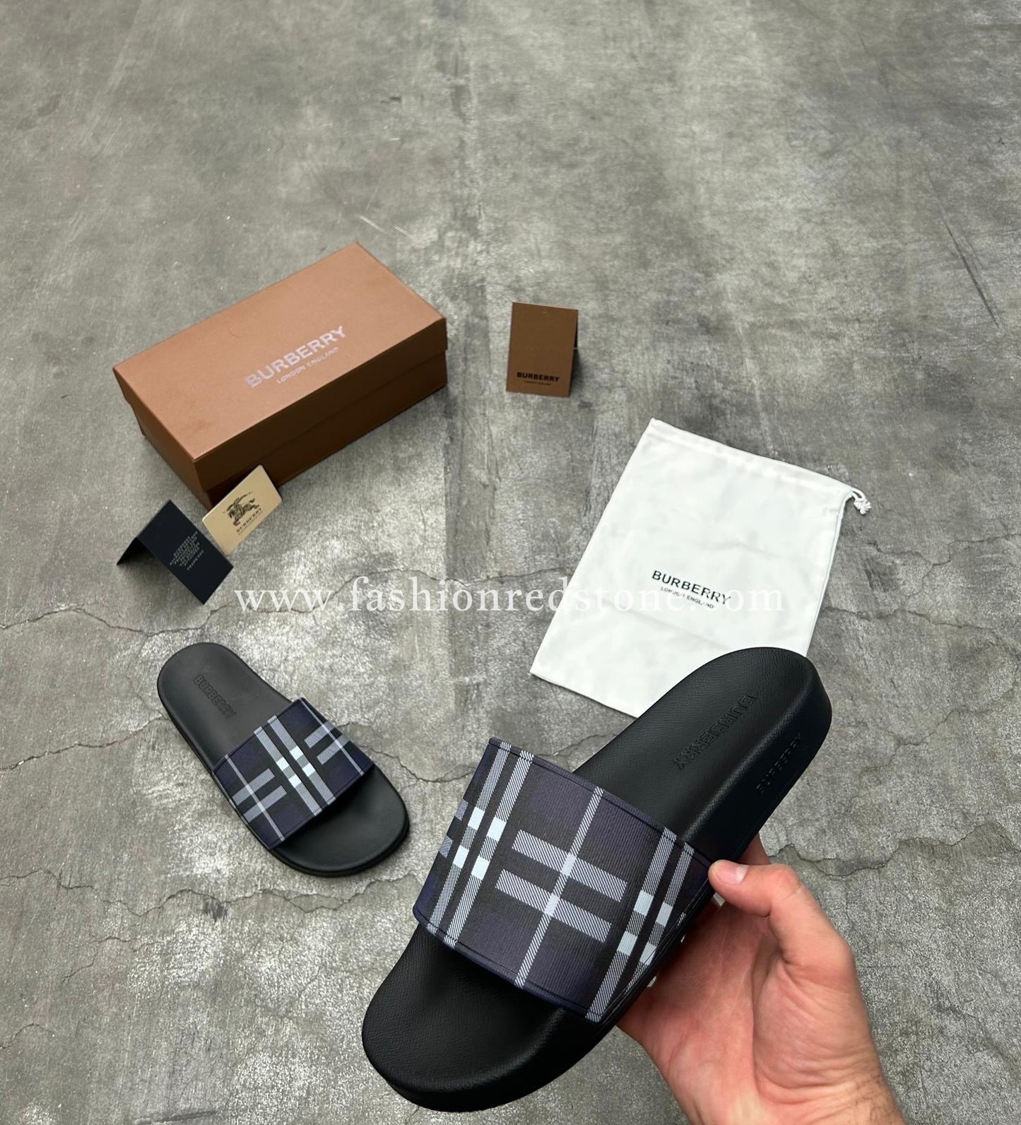 Burberry Geruite Slippers