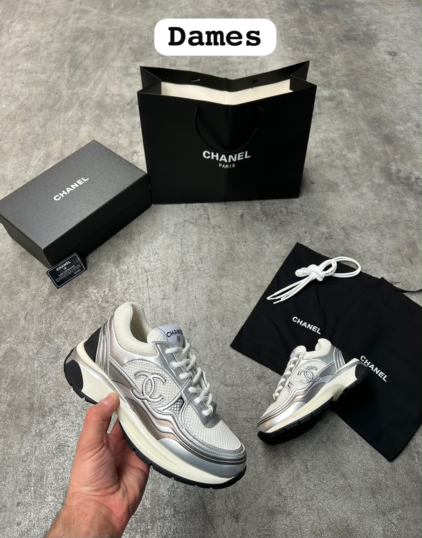 Chanel CC Logo Sneakers Dames