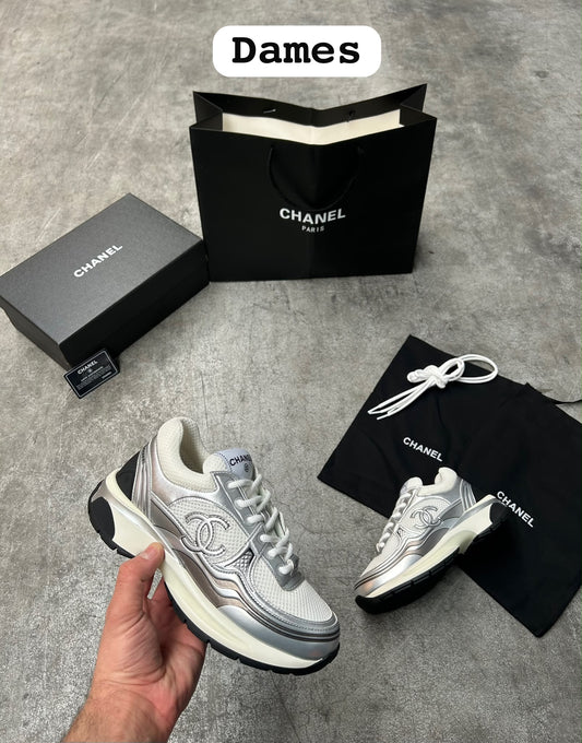 Chanel CC Logo Sneakers Dames