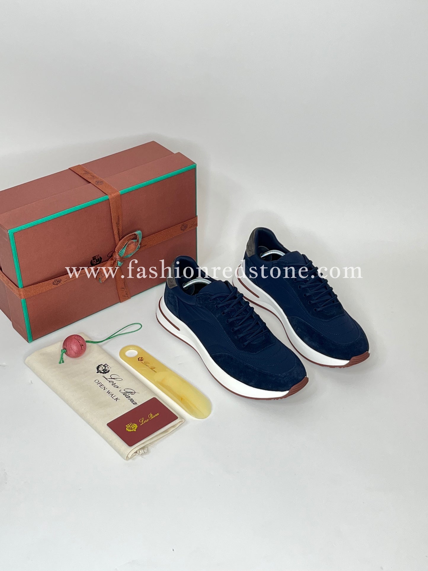 Loro Piana Week End Walk