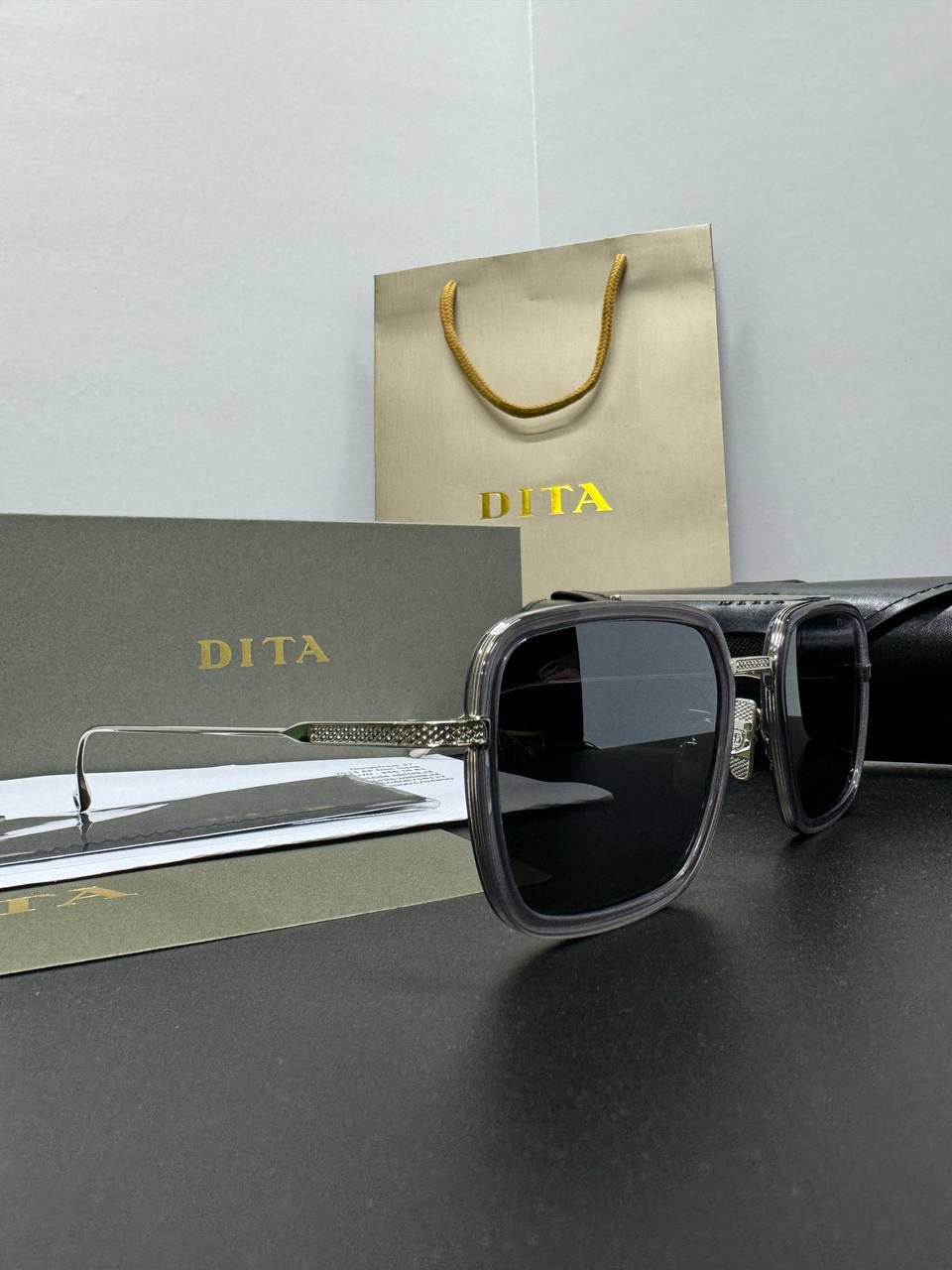 Dita Flight 006