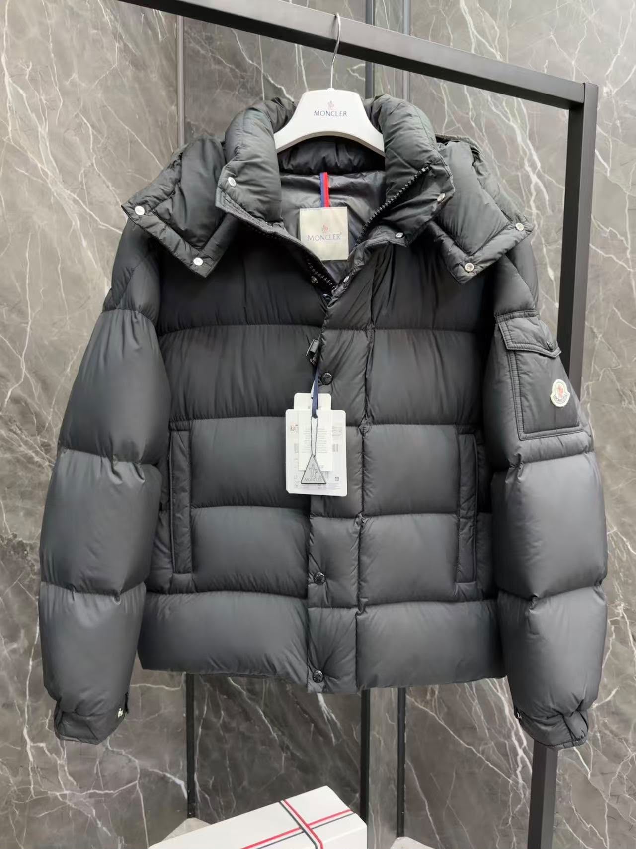 Moncler Vezere Jacket Black (Met NFC)