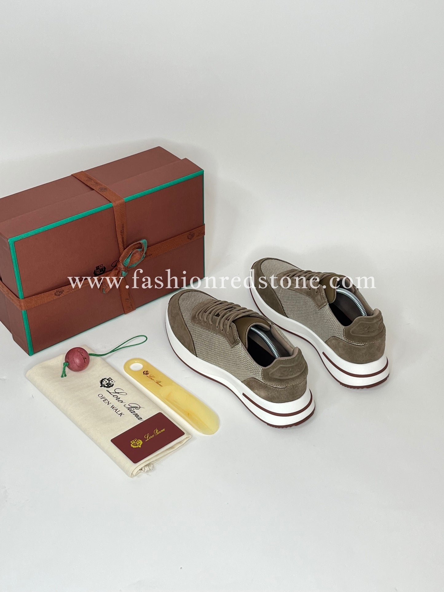 Loro Piana Week End Walk