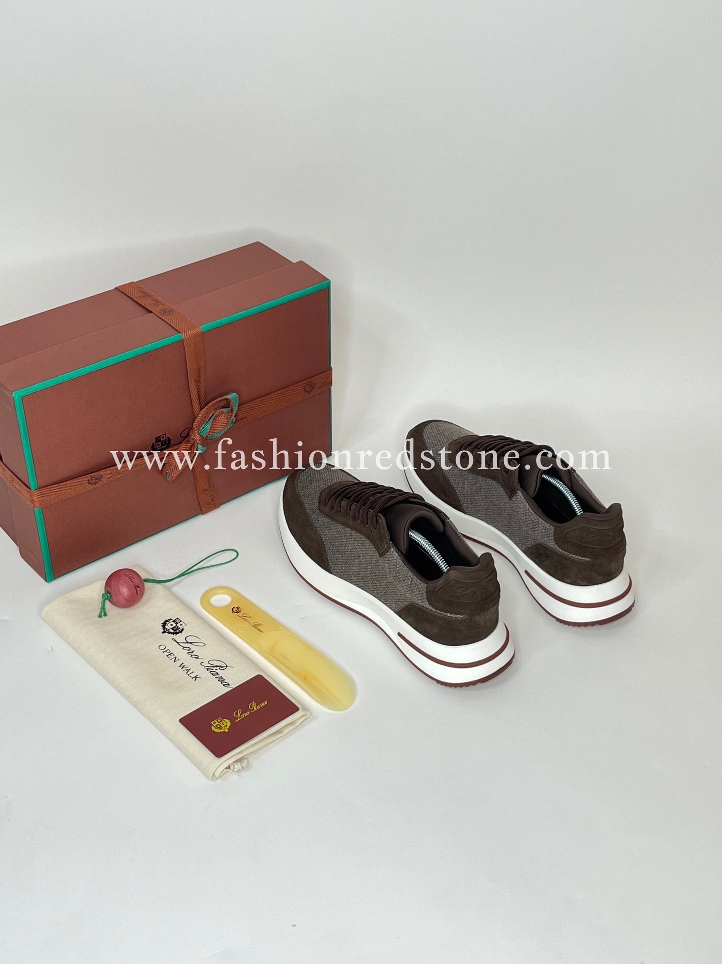 Loro Piana Week End Walk