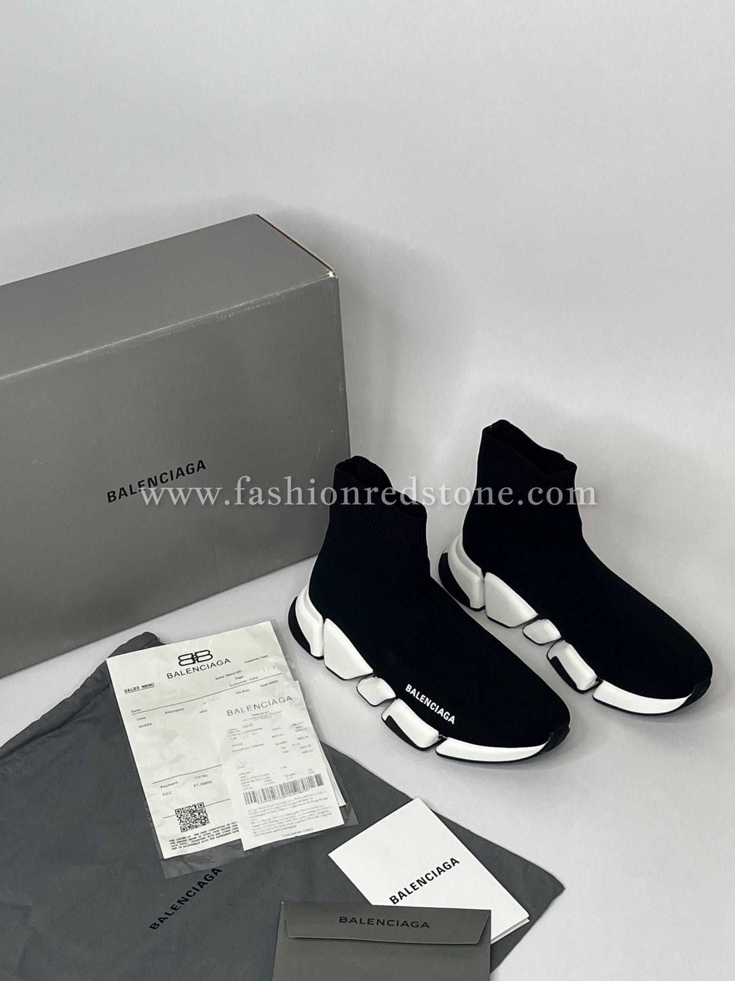 hoe vallen balenciaga speed trainers